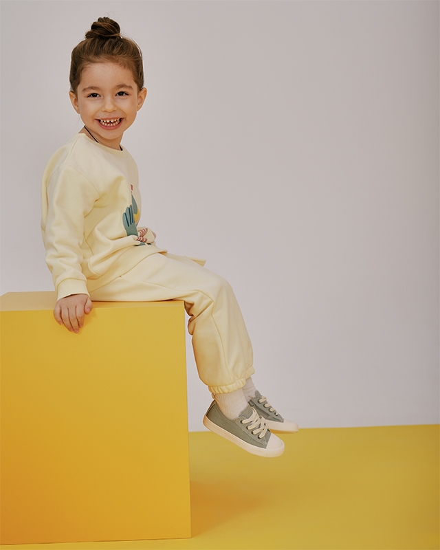 Детские брюки на резинке Желтого цвета Фото 5